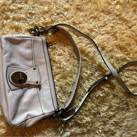 Coach - Picture 3 of 3